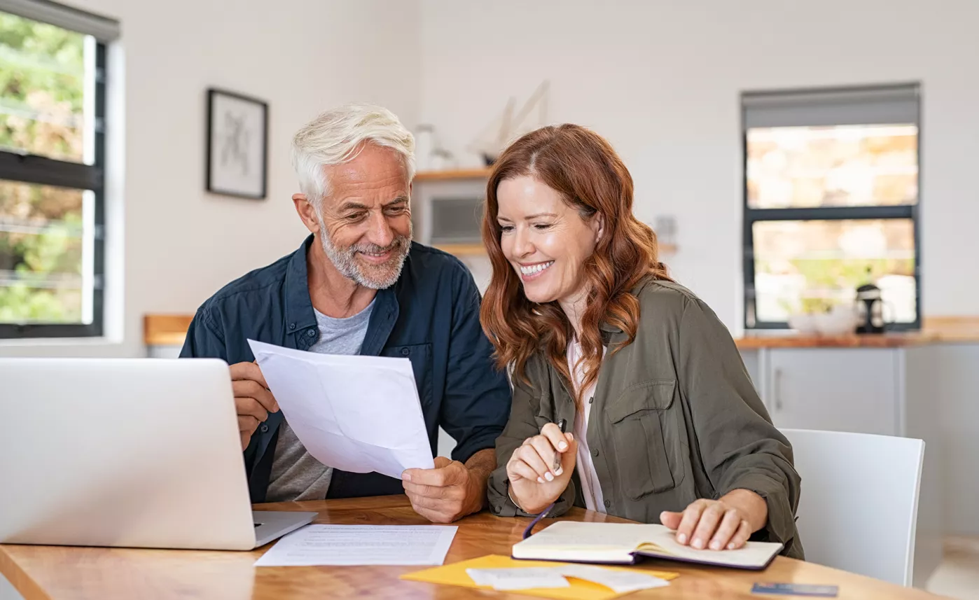  A couple reviews their estate plan.
