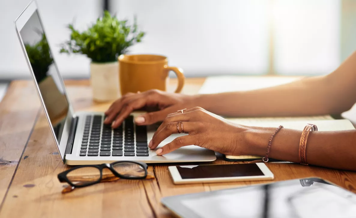  Woman on laptop
